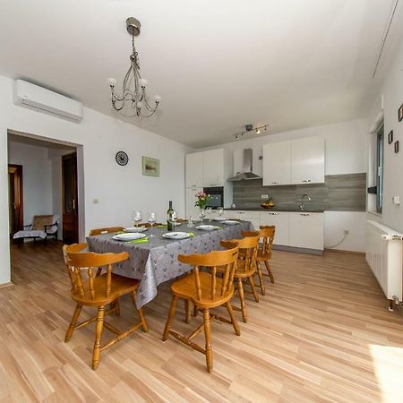 Apartments L&L Dugi Rat Dış mekan fotoğraf