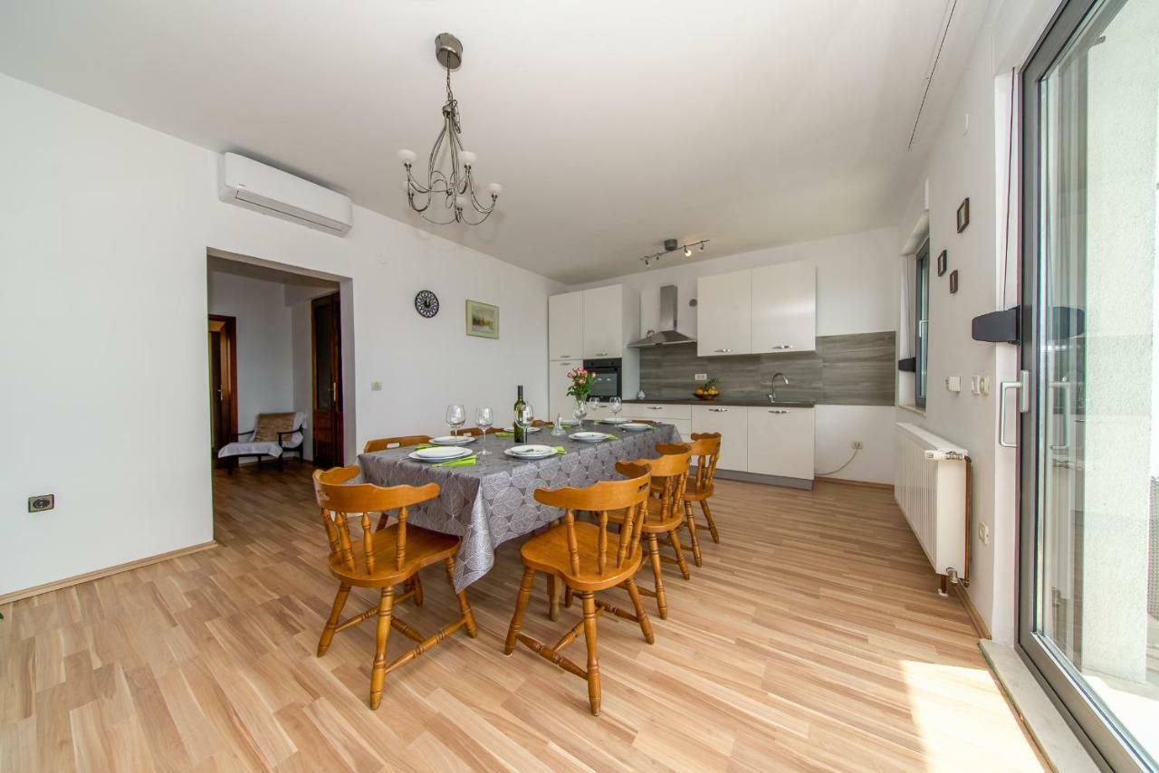 Apartments L&L Dugi Rat Dış mekan fotoğraf