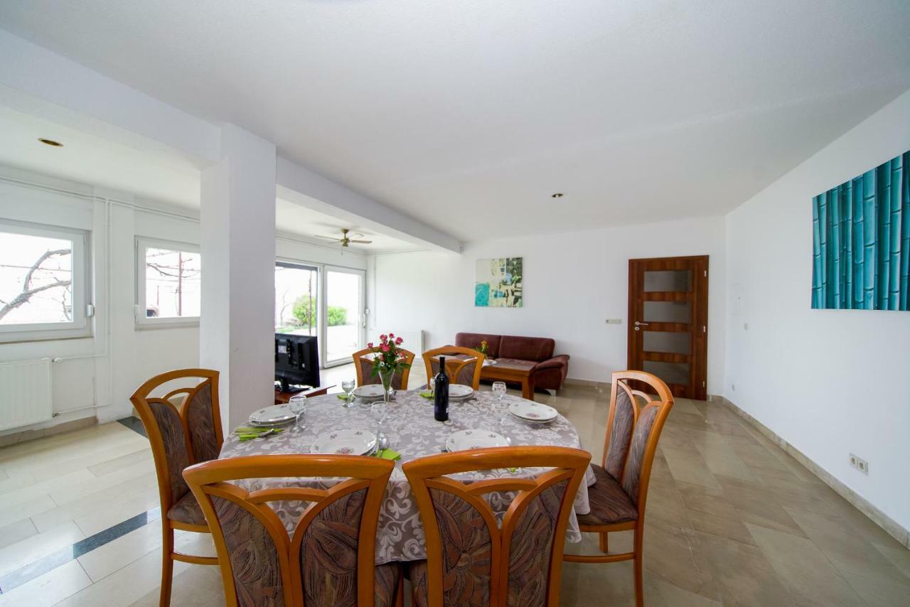 Apartments L&L Dugi Rat Dış mekan fotoğraf