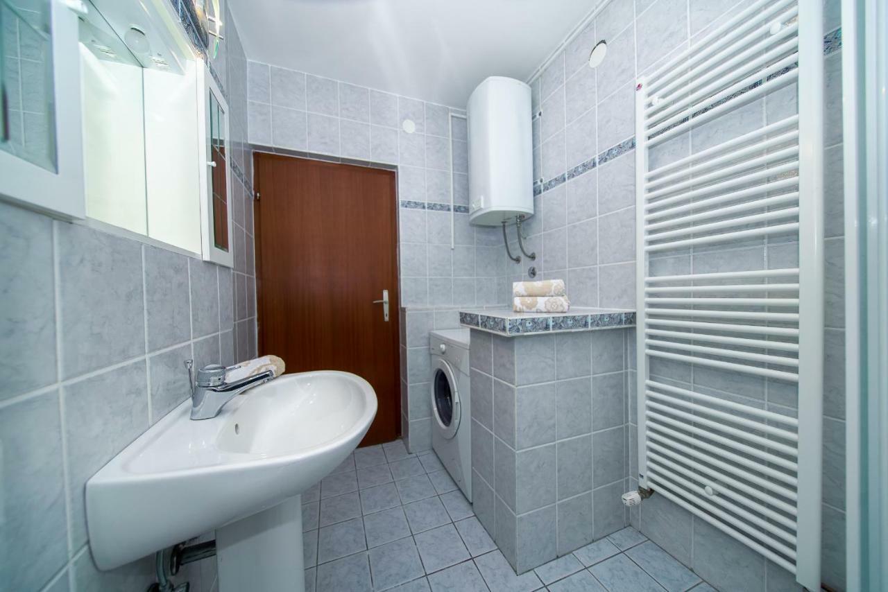 Apartments L&L Dugi Rat Dış mekan fotoğraf