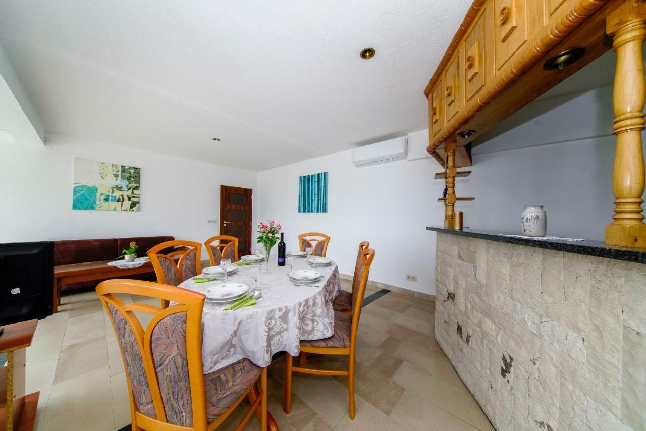 Apartments L&L Dugi Rat Dış mekan fotoğraf
